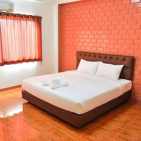 Bussarakam Place Hotel Chanthaburi Buitenkant foto