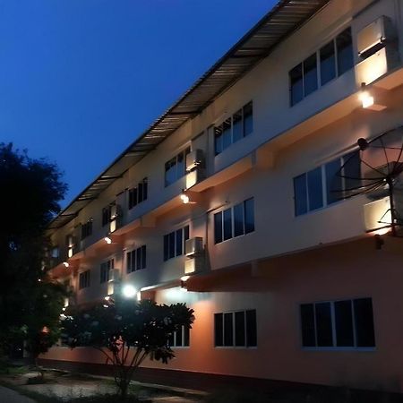 Bussarakam Place Hotel Chanthaburi Buitenkant foto