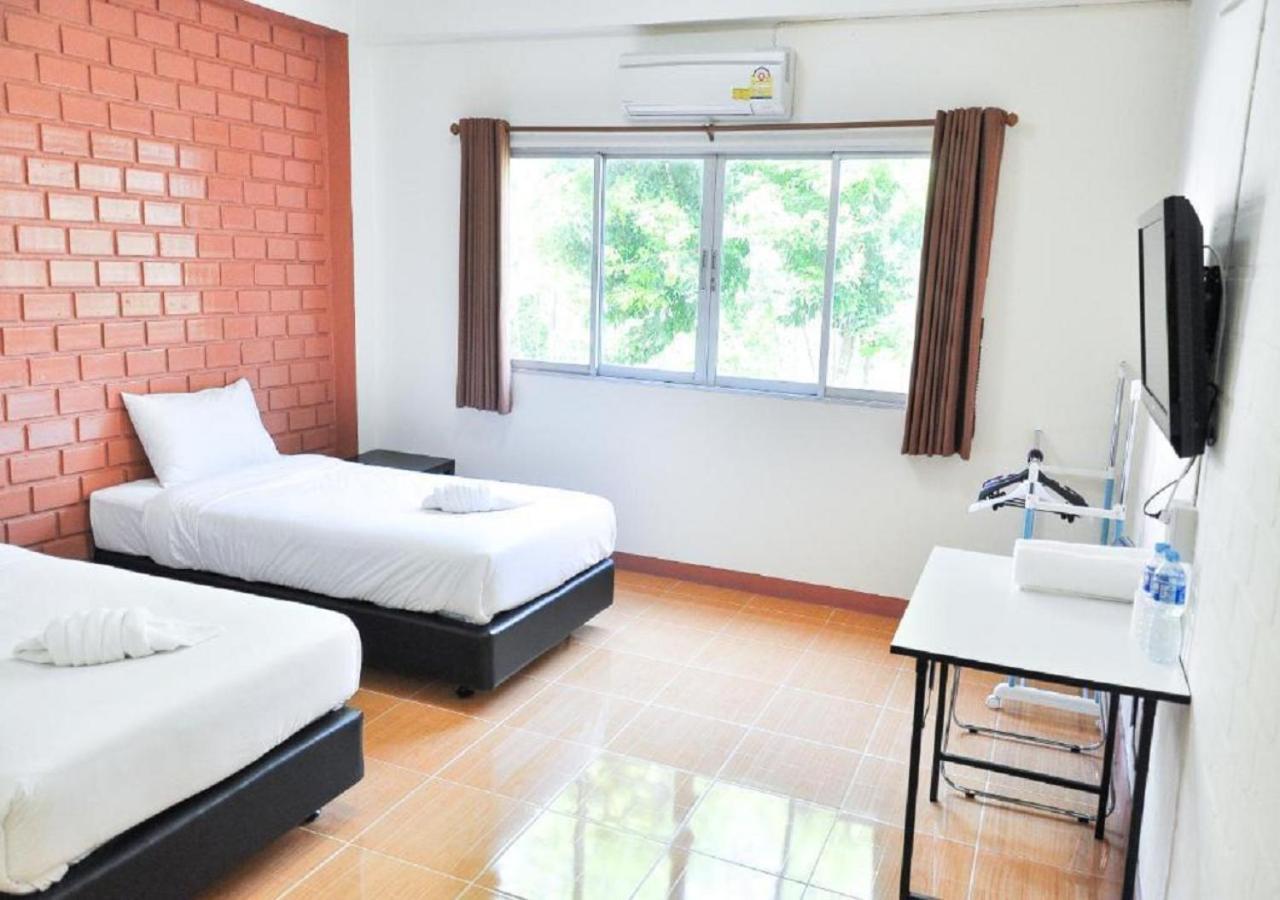 Bussarakam Place Hotel Chanthaburi Buitenkant foto