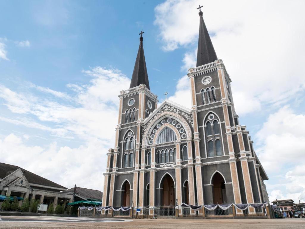 Bussarakam Place Hotel Chanthaburi Buitenkant foto