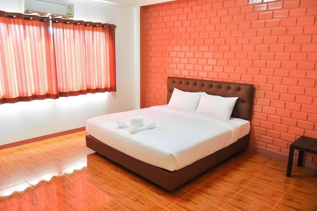 Bussarakam Place Hotel Chanthaburi Buitenkant foto