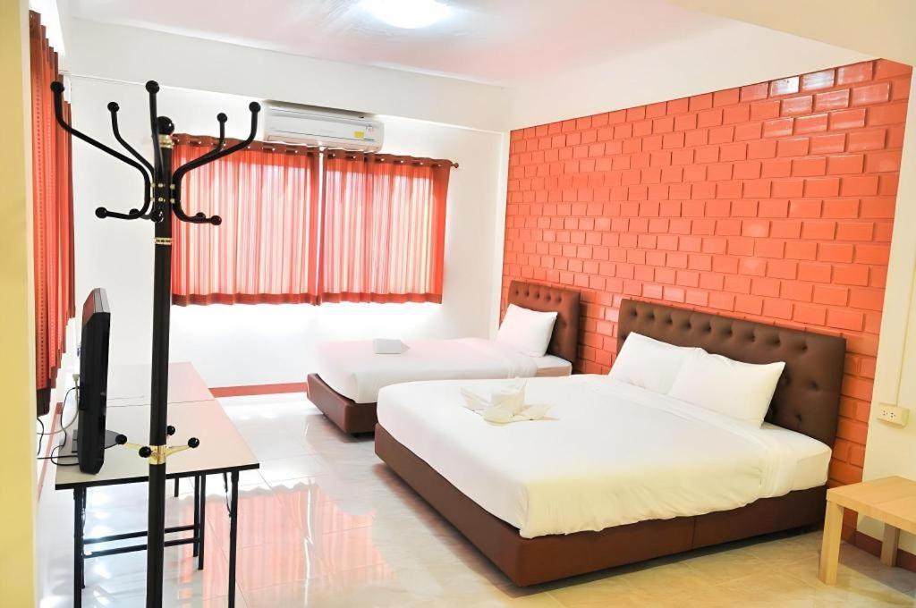 Bussarakam Place Hotel Chanthaburi Buitenkant foto