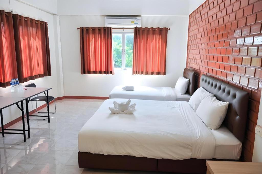 Bussarakam Place Hotel Chanthaburi Buitenkant foto