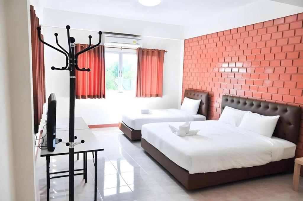 Bussarakam Place Hotel Chanthaburi Buitenkant foto