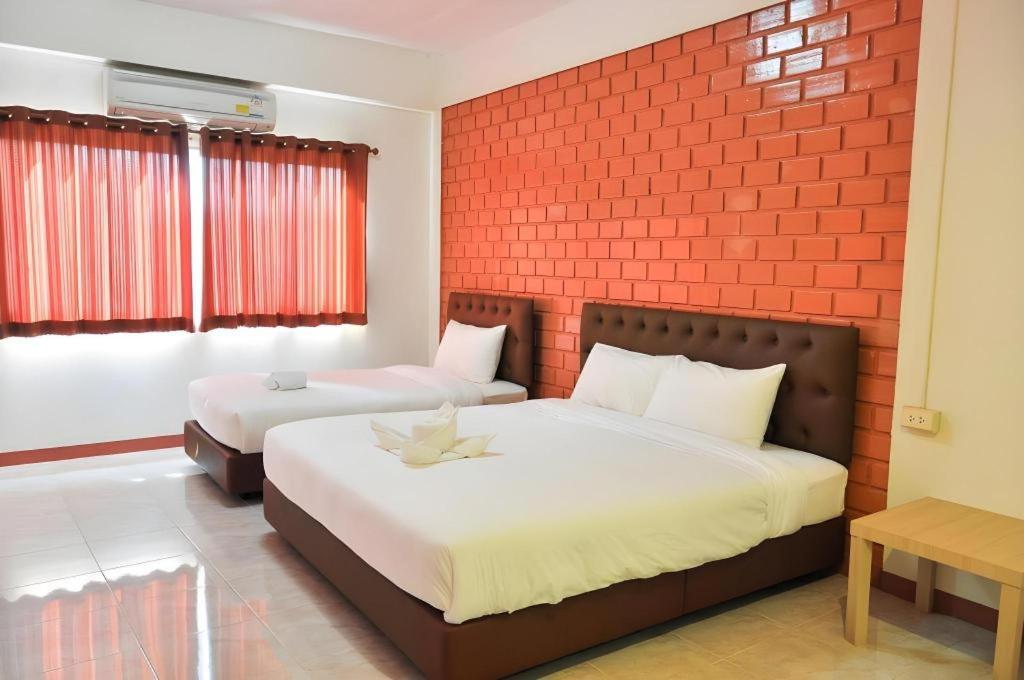 Bussarakam Place Hotel Chanthaburi Buitenkant foto