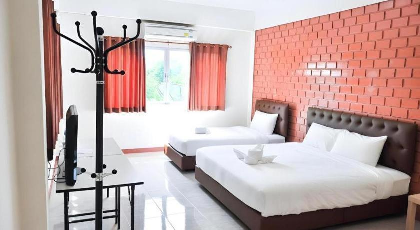 Bussarakam Place Hotel Chanthaburi Buitenkant foto