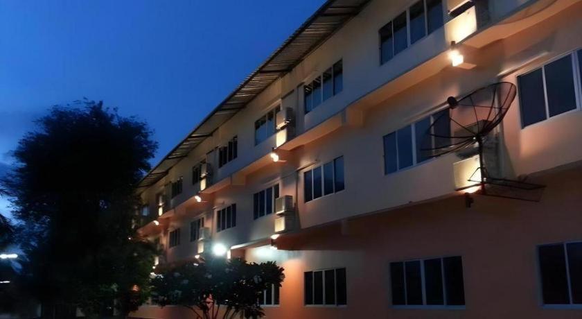 Bussarakam Place Hotel Chanthaburi Buitenkant foto