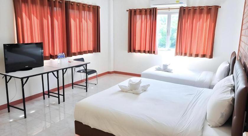 Bussarakam Place Hotel Chanthaburi Buitenkant foto