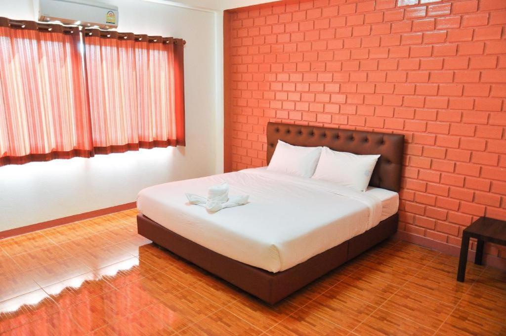 Bussarakam Place Hotel Chanthaburi Buitenkant foto