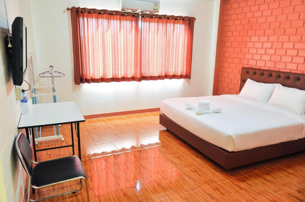 Bussarakam Place Hotel Chanthaburi Buitenkant foto