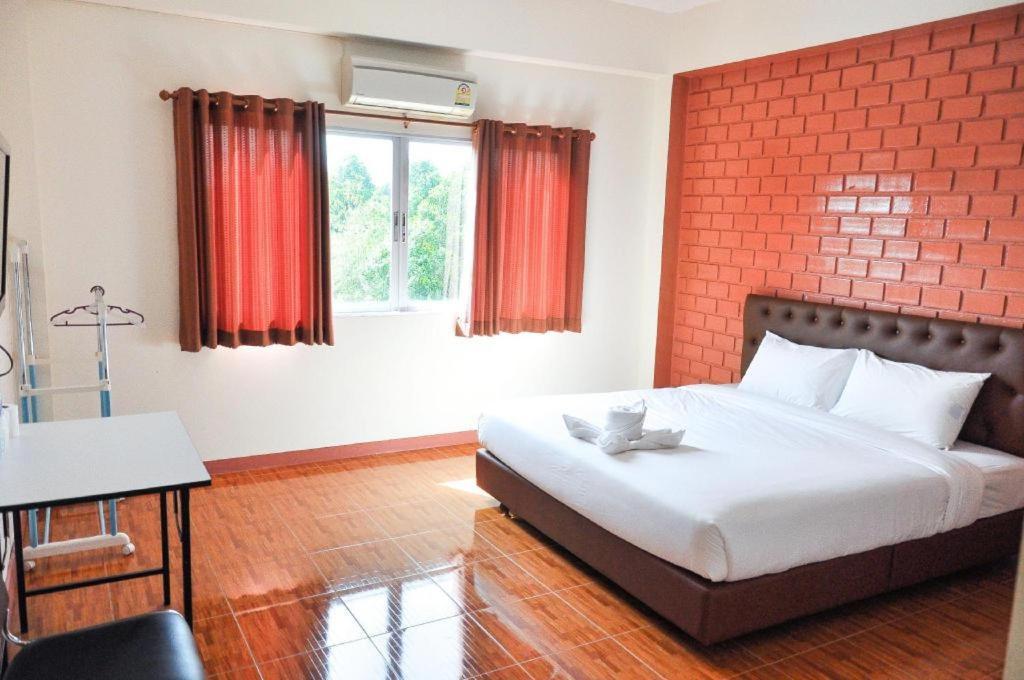Bussarakam Place Hotel Chanthaburi Buitenkant foto