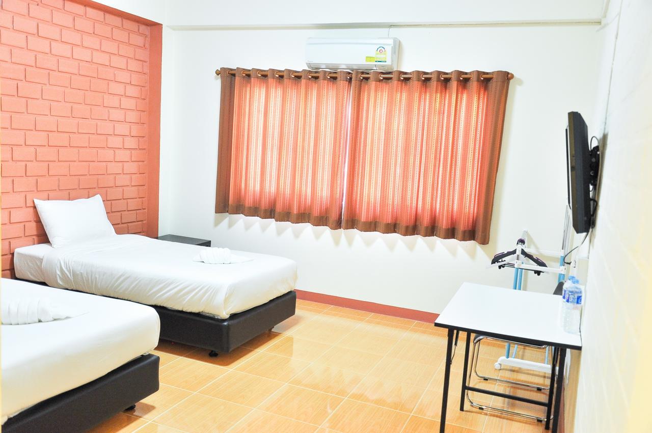 Bussarakam Place Hotel Chanthaburi Buitenkant foto