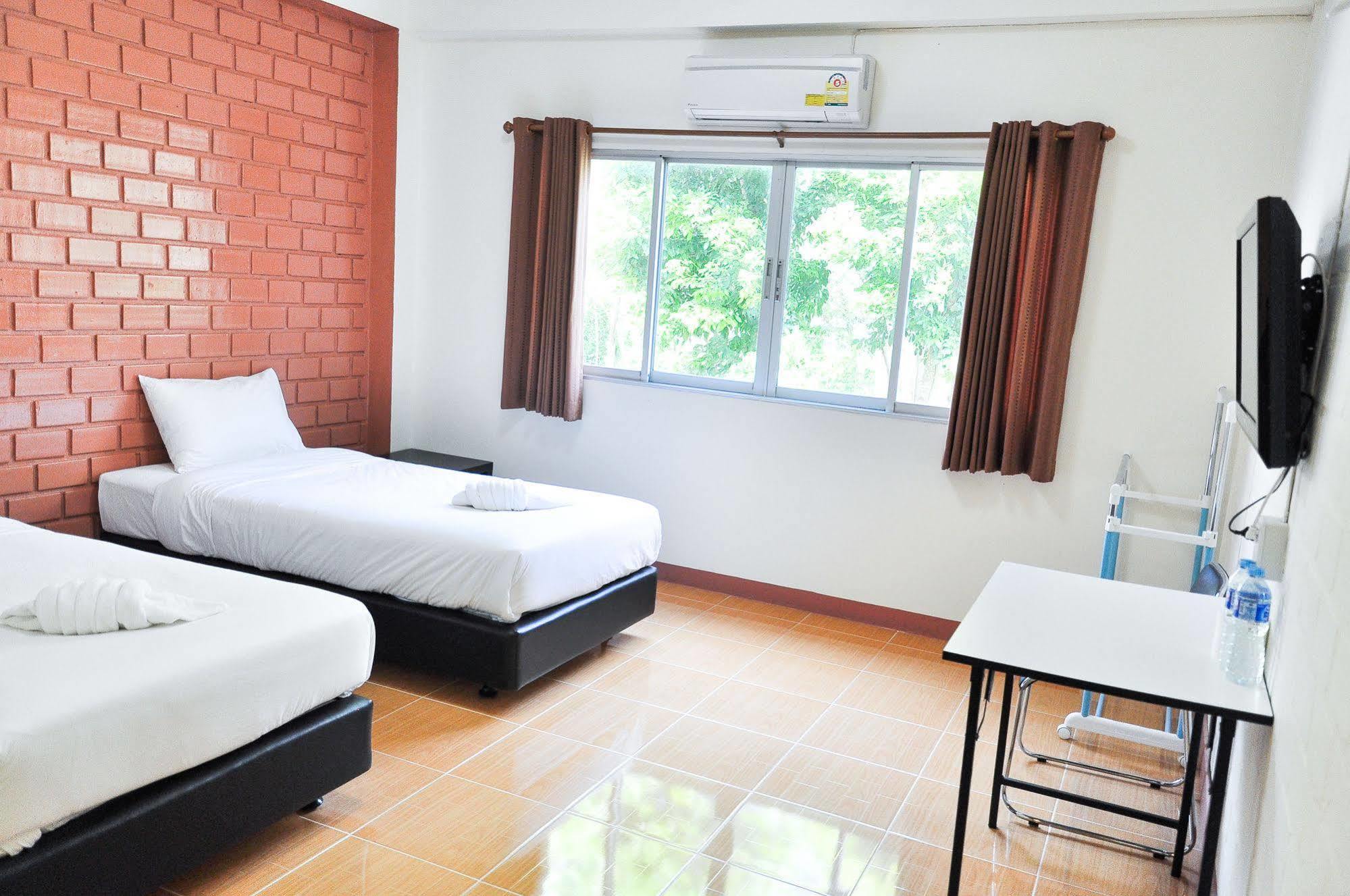 Bussarakam Place Hotel Chanthaburi Buitenkant foto